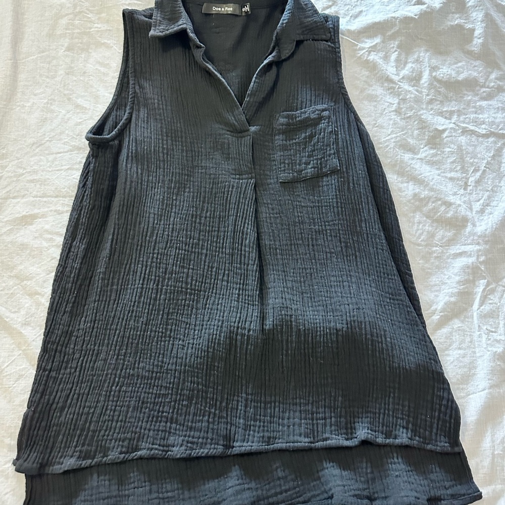 Doe & Rae Sleeveless Blouse with Relaxed Fit and Notched Collar